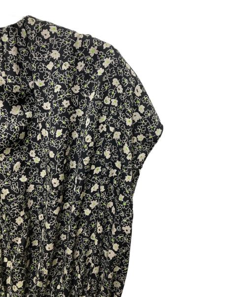 BALLSEY（ボールジィ）BALLSEY (ボールジィ) レジェフラワープリント ギャザートップワンピース ブラック×ベージュ サイズ:36の古着・服飾アイテム