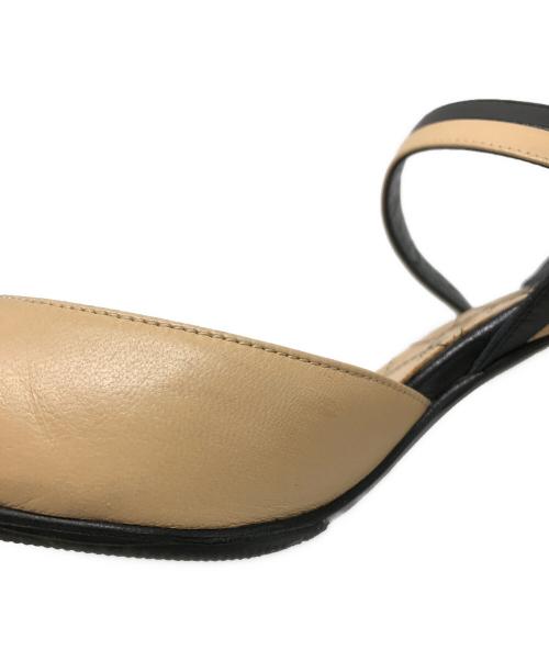 CHANEL（シャネル）CHANEL (シャネル) キャップトゥストラップミュール ベージュ×ブラック サイズ:36 1/2の古着・服飾アイテム