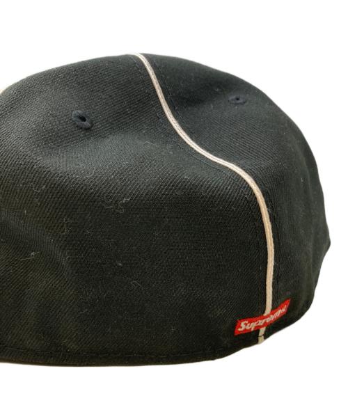 SUPREME（シュプリーム）Supreme (シュプリーム) New Era (ニューエラ) Piping Script Logo キャップ ブラック サイズ:7 5/8の古着・服飾アイテム