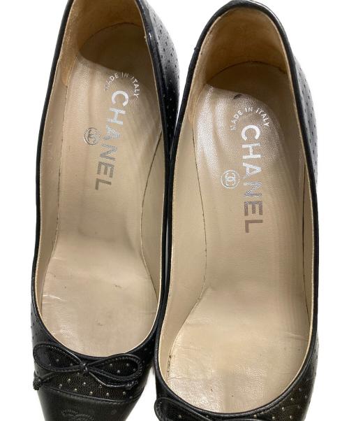 CHANEL（シャネル）CHANEL (シャネル) ココマークキャップトゥリボンパンプス ブラック サイズ:36 1/2の古着・服飾アイテム