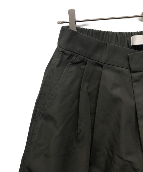 AMOMENTO（アモーメント）AMOMENTO (アモーメント) TWO TUCK WIDE SHORTS カーキ（ブラウン） サイズ:Mの古着・服飾アイテム
