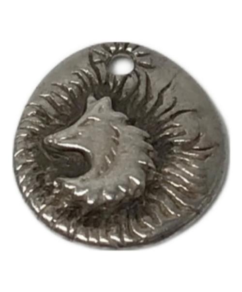 Tady & King（タディアンドキング）Tady & King (タディアンドキング) チビメタルウルフチャーム シルバーの古着・服飾アイテム