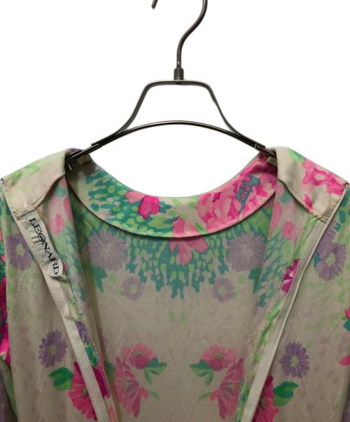 LEONARD（レオナール）LEONARD (レオナール) 花柄シルクジャージーワンピース ベージュ×ピンク サイズ:不明の古着・服飾アイテム