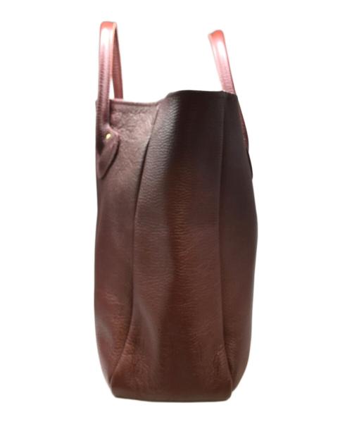 YOUNG & OLSEN The DRYGOODS STORE（ヤングアンドオルセン ザ ドライグッズストア）YOUNG & OLSEN The DRYGOODS STORE (ヤングアンドオルセン ザ ドライグッズストア) EMBOSSED LEATHER TOTE ブラウンの古着・服飾アイテム