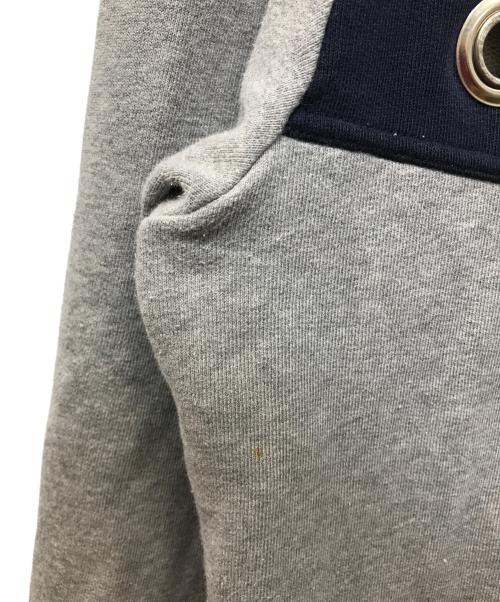 Maison Margiela（メゾンマルジェラ）Maison Margiela (メゾンマルジェラ) ハトメクルーネックスウェット グレー×ネイビー サイズ:SIZE 48の古着・服飾アイテム