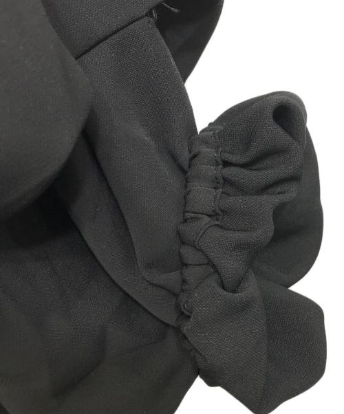 BARNEYS NEWYORK（バーニーズ・ニューヨーク）BARNEYS NEWYORK (バーニーズ・ニューヨーク) ウォッシャブル デザインスリーブ ウエストタック ドレス ブラック サイズ:36の古着・服飾アイテム