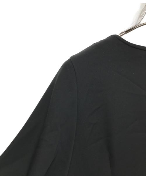 BARNEYS NEWYORK（バーニーズ・ニューヨーク）BARNEYS NEWYORK (バーニーズ・ニューヨーク) ウォッシャブル デザインスリーブ ウエストタック ドレス ブラック サイズ:36の古着・服飾アイテム