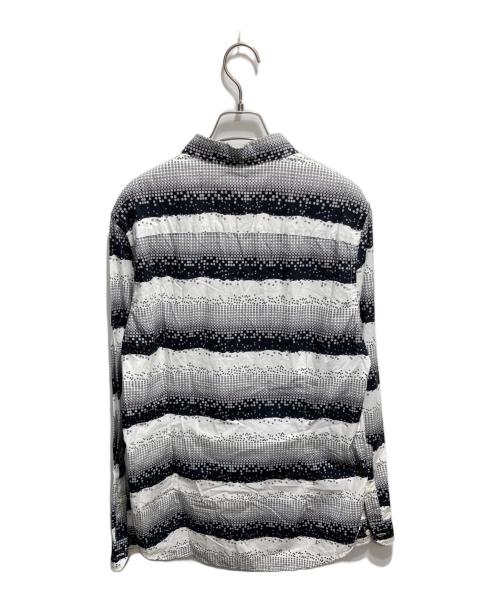 pretty green（プリティーグリーン）pretty green (プリティーグリーン) THE BEATLES (ビートルズ) 総柄シャツ ホワイト×ブラック サイズ:4の古着・服飾アイテム