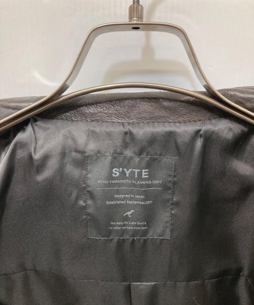 s'yte（サイト）s'yte (サイト) ラムレザージップアップダブルライダースジャケット ブラック サイズ:3の古着・服飾アイテム