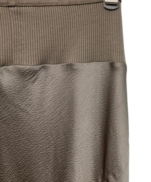 RICK OWENS（リックオウエンス）RICK OWENS (リックオウエンス) コントラストパネルサテンペンシルスカート ベージュ サイズ:38の古着・服飾アイテム