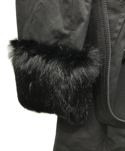 BURBERRY BLUE LABEL（バーバリーロンドンブルーレーベル）BURBERRY BLUE LABEL (バーバリーロンドンブルーレーベル) ラビットファー付トレンチコート ブラック サイズ:38の古着・服飾アイテム