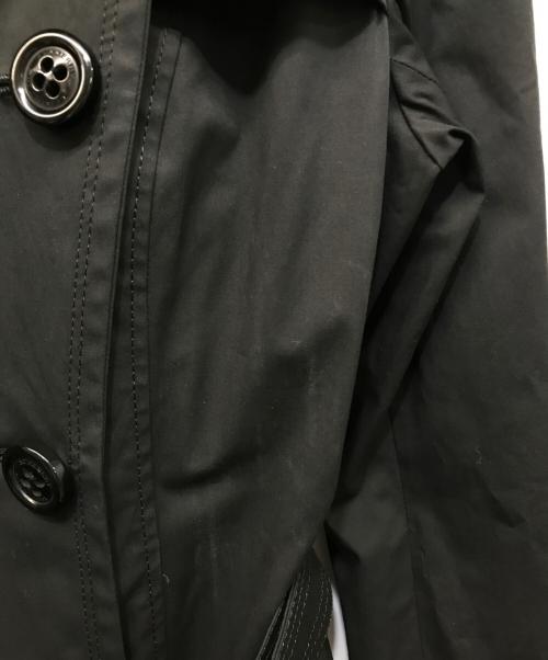 BURBERRY BLUE LABEL（バーバリーロンドンブルーレーベル）BURBERRY BLUE LABEL (バーバリーロンドンブルーレーベル) ラビットファー付トレンチコート ブラック サイズ:38の古着・服飾アイテム