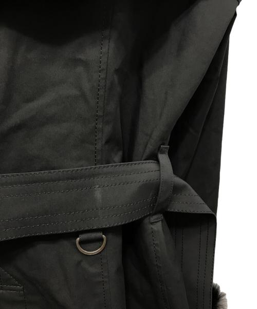 BURBERRY BLUE LABEL（バーバリーロンドンブルーレーベル）BURBERRY BLUE LABEL (バーバリーロンドンブルーレーベル) ラビットファー付トレンチコート ブラック サイズ:38の古着・服飾アイテム