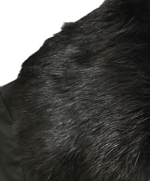 BURBERRY BLUE LABEL（バーバリーロンドンブルーレーベル）BURBERRY BLUE LABEL (バーバリーロンドンブルーレーベル) ラビットファー付トレンチコート ブラック サイズ:38の古着・服飾アイテム