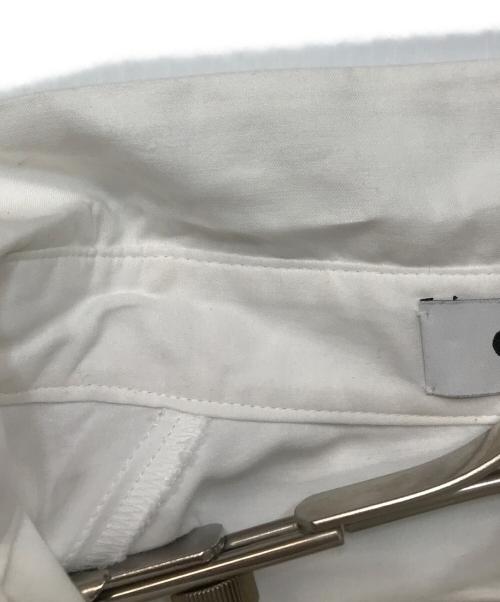 CABAN（キャバン）CABaN (キャバン) タイプライターダブルクロス アシンメトリックフリルシャツ ホワイト サイズ:FREEの古着・服飾アイテム