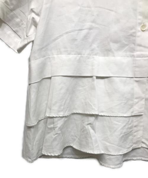 CABAN（キャバン）CABaN (キャバン) タイプライターダブルクロス アシンメトリックフリルシャツ ホワイト サイズ:FREEの古着・服飾アイテム