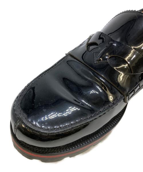 Christian Louboutin（クリスチャン・ルブタン）Christian Louboutin (クリスチャン・ルブタン) エナメルローファー ブラック サイズ:40の古着・服飾アイテム