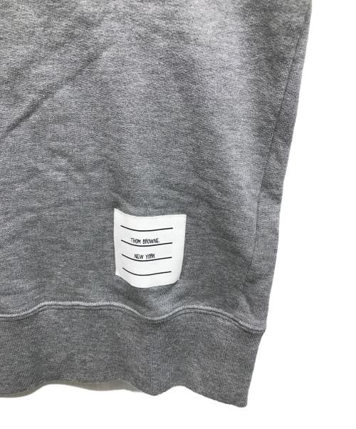 Thom Browne（トムブラウン）Thom Browne (トムブラウン) Med Loopback Short Sleeve Sweatshirt FJT173A-06931-035 グレー サイズ:38の古着・服飾アイテム