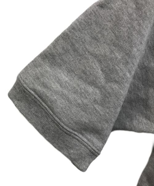 Thom Browne（トムブラウン）Thom Browne (トムブラウン) Med Loopback Short Sleeve Sweatshirt FJT173A-06931-035 グレー サイズ:38の古着・服飾アイテム