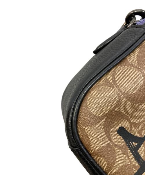 COACH（コーチ）COACH (コーチ) GUANGYU カメラショルダーバッグ ブラック×ベージュの古着・服飾アイテム