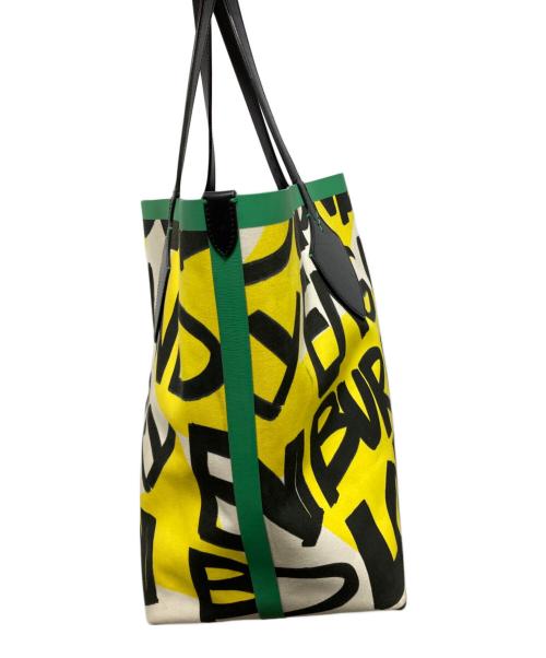 BURBERRY（バーバリー）BURBERRY (バーバリー) Giant Graffiti Print Reversible Tote ベージュ×イエローの古着・服飾アイテム