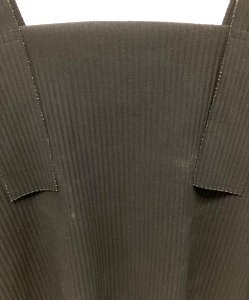 me ISSEY MIYAKE（ミーイッセイ ミヤケ）me ISSEY MIYAKE (ミーイッセイ ミヤケ) ベルトプリーツブラウス ブラック サイズ:不明の古着・服飾アイテム