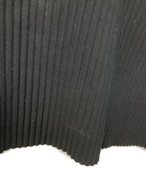 me ISSEY MIYAKE（ミーイッセイ ミヤケ）me ISSEY MIYAKE (ミーイッセイ ミヤケ) ベルトプリーツブラウス ブラック サイズ:不明の古着・服飾アイテム