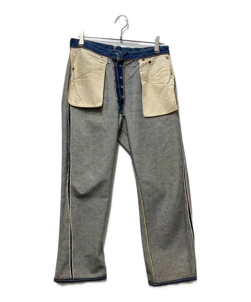 LEVI'S（リーバイス）LEVI'S (リーバイス) 50's 501XX セルビッチデニム　/ 54年 / 革パッチ / Vステッチ / ポケット裏シングルステッチ / オフセット / 通常R / フライボタン裏点々刻印 / 両面均等V インディゴ サイズ:不明の古着・服飾アイテム
