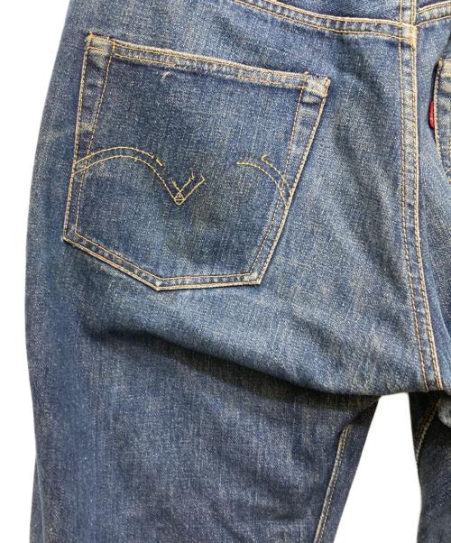 LEVI'S（リーバイス）LEVI'S (リーバイス) 50's 501XX セルビッチデニム　/ 54年 / 革パッチ / Vステッチ / ポケット裏シングルステッチ / オフセット / 通常R / フライボタン裏点々刻印 / 両面均等V インディゴ サイズ:不明の古着・服飾アイテム