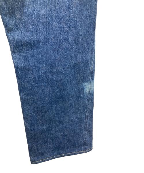 LEVI'S（リーバイス）LEVI'S (リーバイス) 50's 501XX セルビッチデニム　/ 54年 / 革パッチ / Vステッチ / ポケット裏シングルステッチ / オフセット / 通常R / フライボタン裏点々刻印 / 両面均等V インディゴ サイズ:不明の古着・服飾アイテム