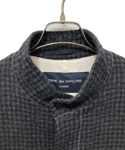 COMME des GARCONS HOMME（コムデギャルソン オム）COMME des GARCONS HOMME (コムデギャルソン オム) ウール先染縮絨ガンクラブチェックウールコート グレー サイズ:XS 未使用品の古着・服飾アイテム