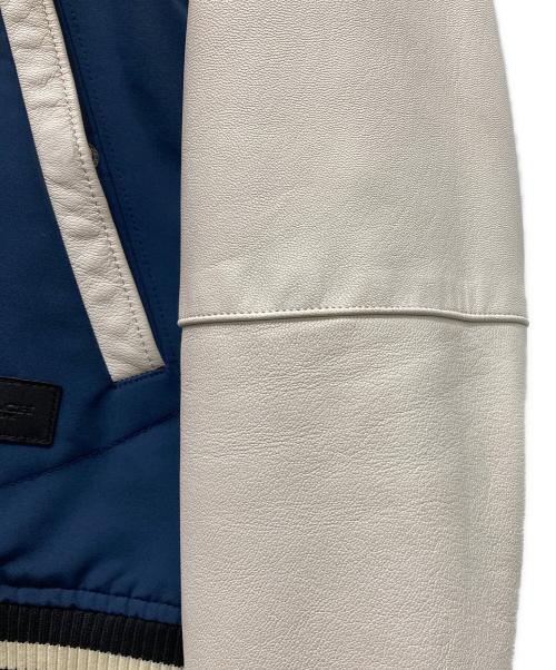 COACH（コーチ）COACH (コーチ) 袖レザースタジャン ネイビー×アイボリー サイズ:Mの古着・服飾アイテム