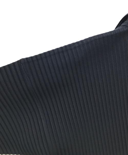 HOMME PLISSE ISSEY MIYAKE（オム プリッセ イッセイ ミヤケ）HOMME PLISSE ISSEY MIYAKE (オム プリッセ イッセイ ミヤケ) プリーツポロ ネイビー サイズ:2の古着・服飾アイテム