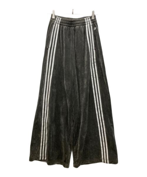 adidas（アディダス）adidas (アディダス) ベルベットルーズトラックパンツ グレー サイズ:SIZE Mの古着・服飾アイテム