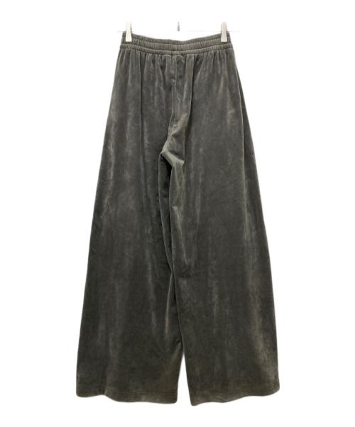adidas（アディダス）adidas (アディダス) ベルベットルーズトラックパンツ グレー サイズ:SIZE Mの古着・服飾アイテム