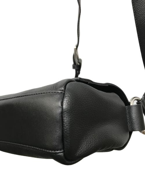 BEARDSLEY（ビアズリー）BEARDSLEY (ビアズリー) レザーボディバッグ ブラックの古着・服飾アイテム