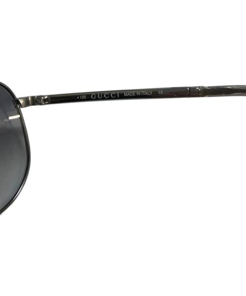 GUCCI（グッチ）GUCCI (グッチ) サングラス シルバー×グレー サイズ:SIZE 58□14の古着・服飾アイテム