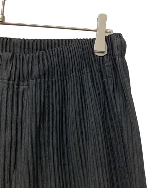 HOMME PLISSE ISSEY MIYAKE（オム プリッセ イッセイ ミヤケ）HOMME PLISSE ISSEY MIYAKE (オム プリッセ イッセイ ミヤケ) プリーツワイドクロップドパンツ ブラック サイズ:3の古着・服飾アイテム