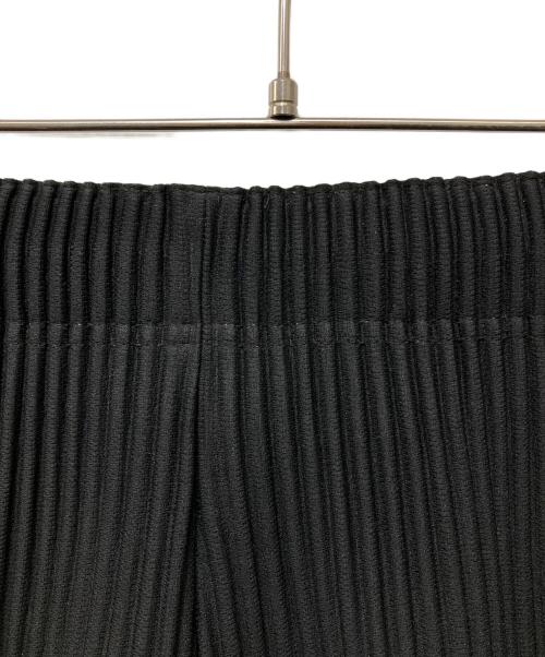 HOMME PLISSE ISSEY MIYAKE（オム プリッセ イッセイ ミヤケ）HOMME PLISSE ISSEY MIYAKE (オム プリッセ イッセイ ミヤケ) プリーツワイドクロップドパンツ ブラック サイズ:3の古着・服飾アイテム
