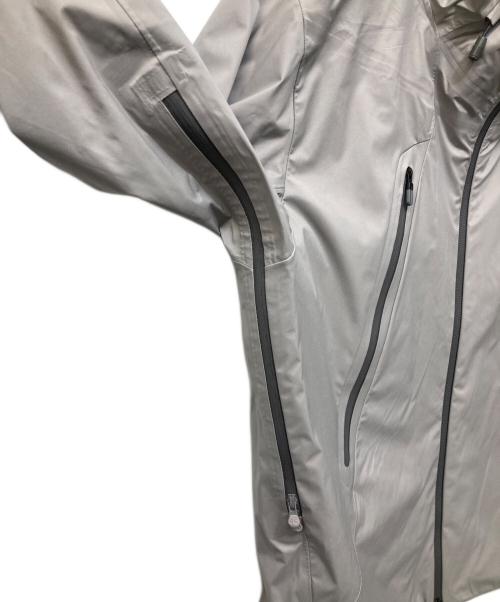 DESCENTE ALLTERRAIN（デザイント オルテライン）DESCENTE ALLTERRAIN (デザイント オルテライン) ハードシェルジャケット グレー サイズ:Mの古着・服飾アイテム