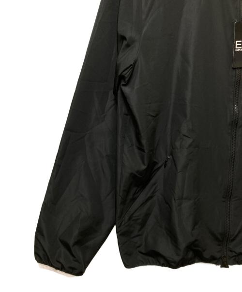 EMPORIO ARMANI（エンポリオ アルマーニ）EMPORIO ARMANI (エンポリオ アルマーニ) ロゴフーデッドジャケット ブラック サイズ:M 未使用品の古着・服飾アイテム