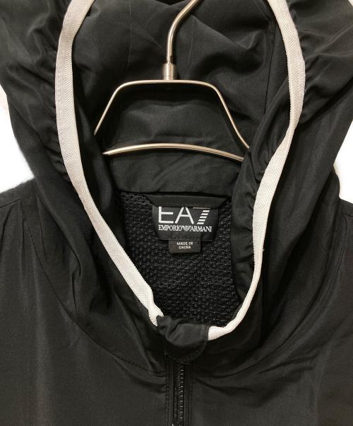 EMPORIO ARMANI（エンポリオ アルマーニ）EMPORIO ARMANI (エンポリオ アルマーニ) ロゴフーデッドジャケット ブラック サイズ:M 未使用品の古着・服飾アイテム