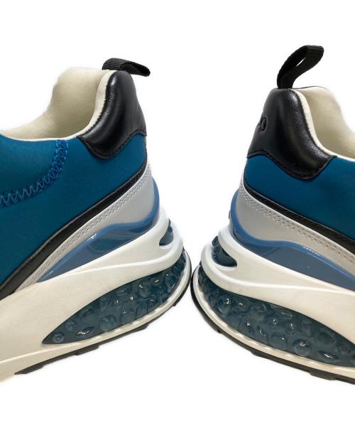 JIMMY CHOO（ジミーチュウ）JIMMY CHOO (ジミーチュウ) MEMPHIS ネオプレンローカットスニーカー ブルー×ホワイト サイズ:43の古着・服飾アイテム