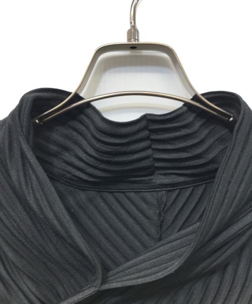 HOMME PLISSE ISSEY MIYAKE（オム プリッセ イッセイ ミヤケ）HOMME PLISSE ISSEY MIYAKE (オム プリッセ イッセイ ミヤケ) OVERFLOW 変形プリーツシャツ ブラック サイズ:SIZE 4の古着・服飾アイテム