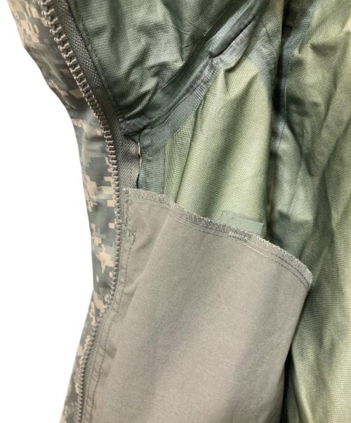 US ARMY（ユーエスアーミー）US ARMY (ユーエスアーミー) ECWCS ユニバーサルカモゴアテックスパーカー カーキ サイズ:Mの古着・服飾アイテム