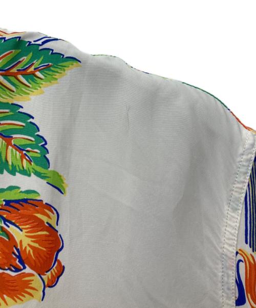 Sun Surf（サンサーフ）Sun Surf (サンサーフ) RAYON HAWAIIAN SHIRT ホワイト サイズ:17-171/2の古着・服飾アイテム
