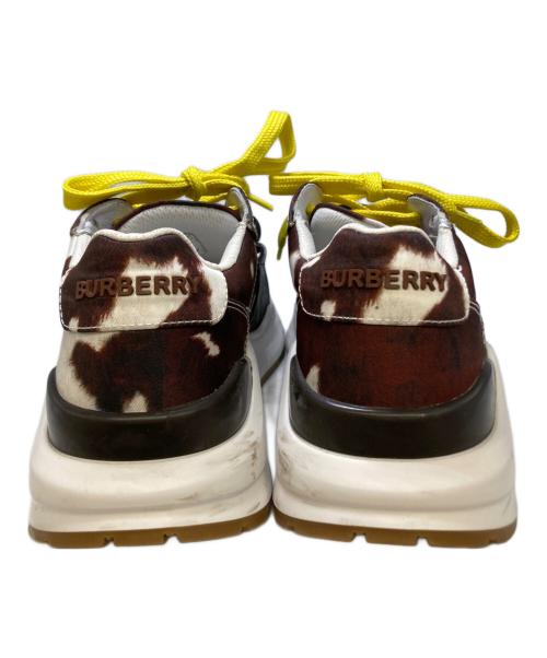 BURBERRY（バーバリー）BURBERRY (バーバリー) RAMESY ローカットスニーカー ブラウン×アイボリー サイズ: 38 1/2の古着・服飾アイテム