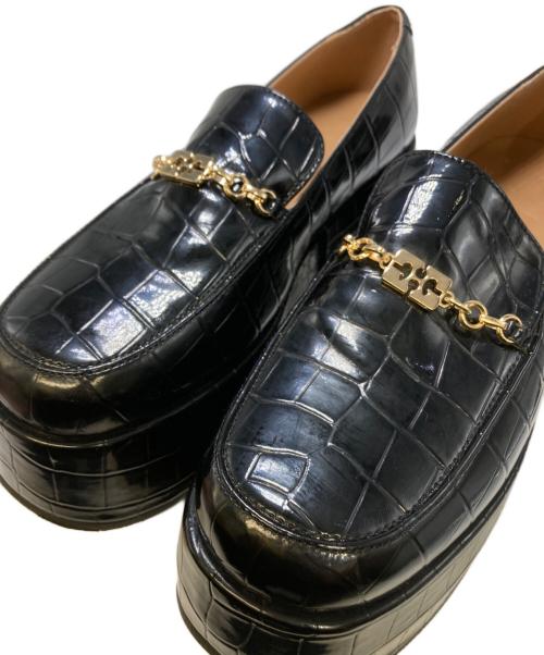 GANNI（ガニー）Ganni (ガニー) Patent Croco Butterfly Chain Platform Loafers ブラック サイズ:38の古着・服飾アイテム