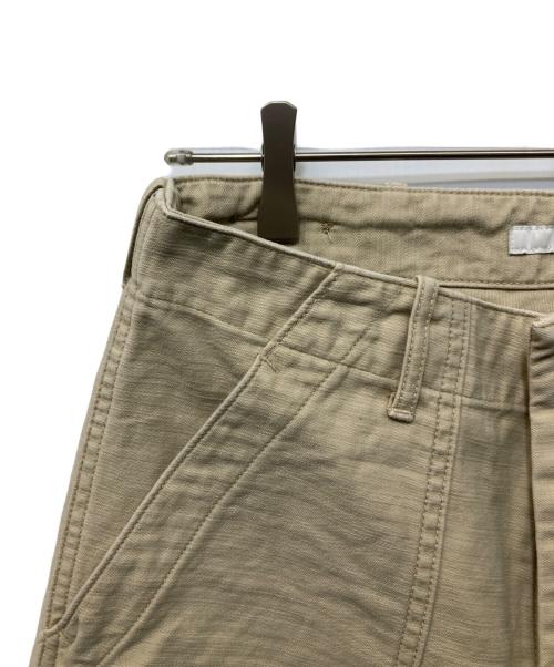 FRAMeWORK（フレームワーク）FRAMeWORK (フレームワーク) ミリタリースラブバックサテンベイカーパンツ ベージュ サイズ:36の古着・服飾アイテム