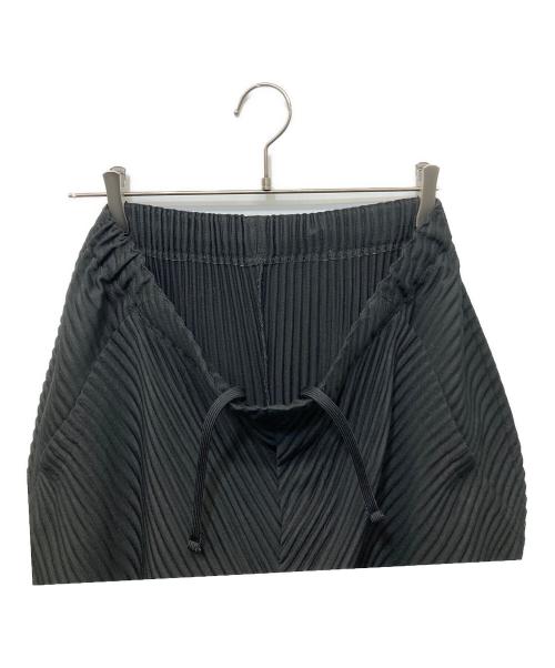 HOMME PLISSE ISSEY MIYAKE（オム プリッセ イッセイ ミヤケ）HOMME PLISSE ISSEY MIYAKE (オム プリッセ イッセイ ミヤケ) W ARC プリーツパンツ ブラック サイズ:3の古着・服飾アイテム
